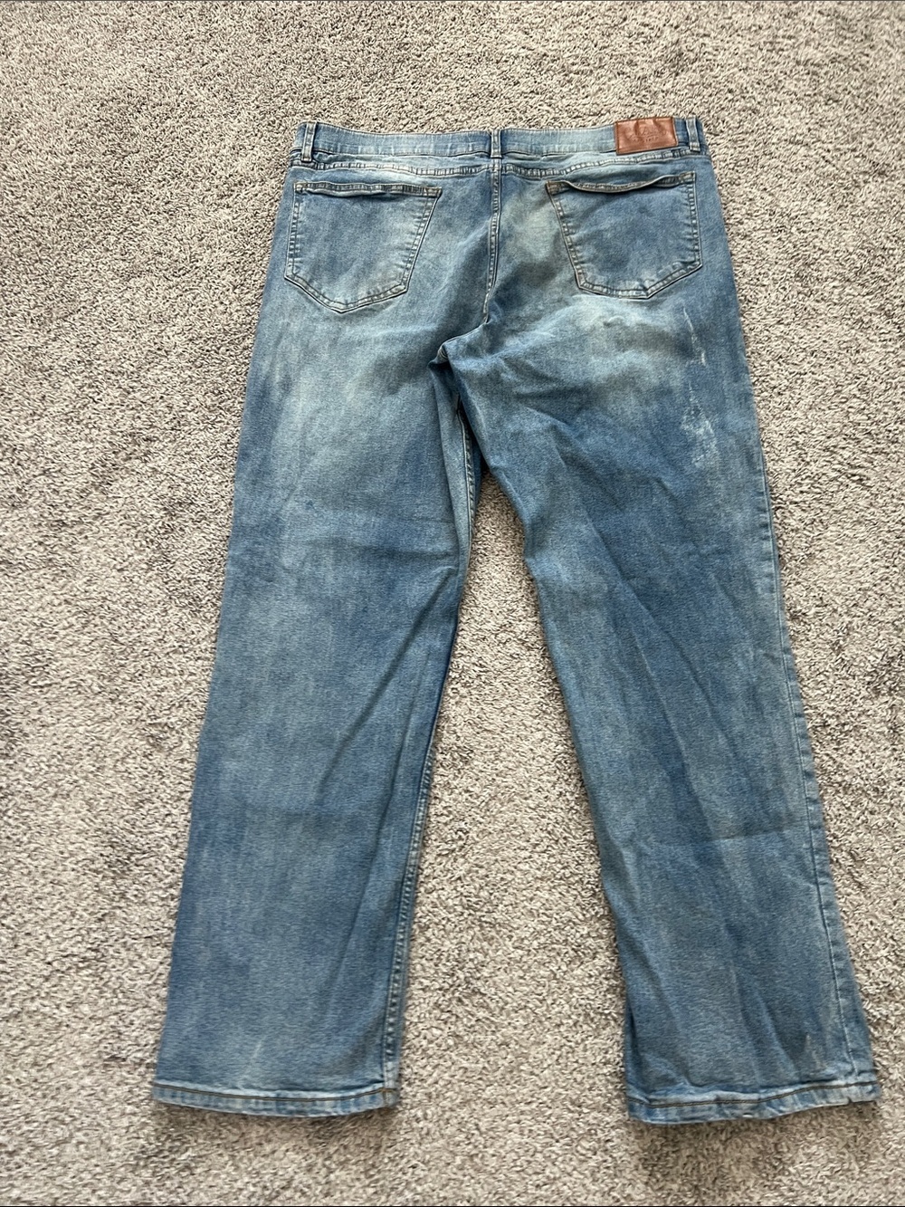 Chaps Men’s Faded Light Blue Regular Straight-Leg Stretch Jeans - Size 40x32 - Picture 2 of 11